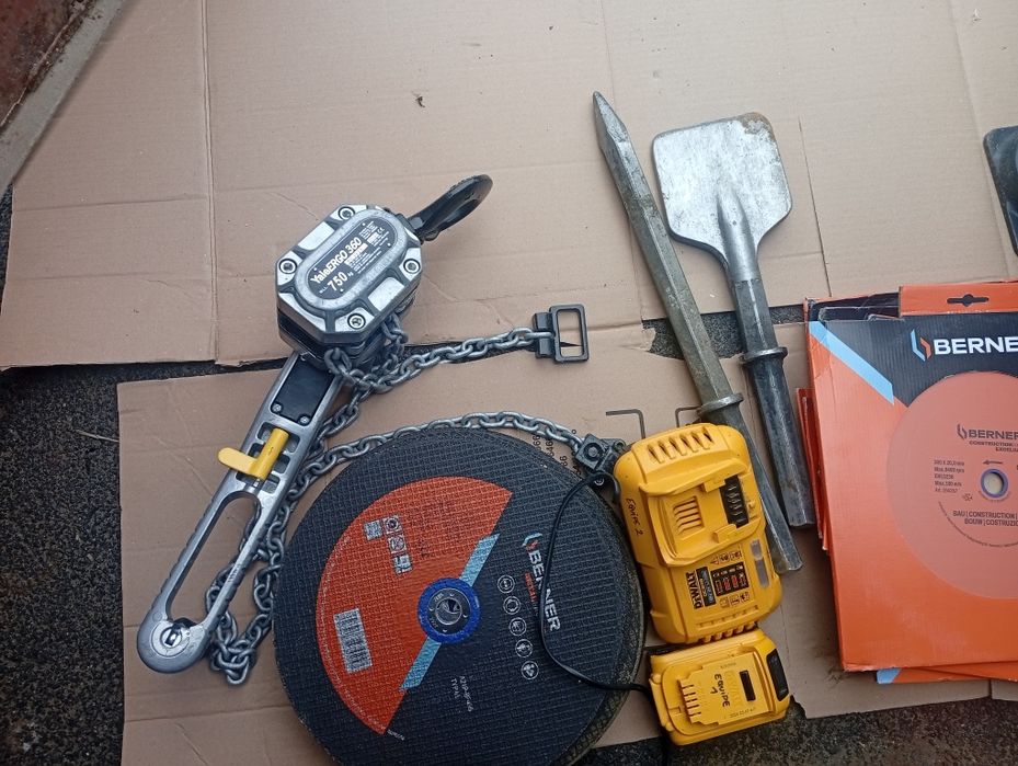 Scule și materiale de construcții