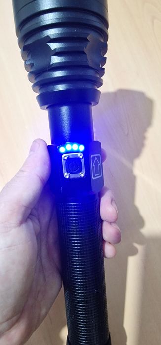 Lanternă led XHP 360, cu 2 acumulatori  26650. Încărcare USB C.  IPX6.