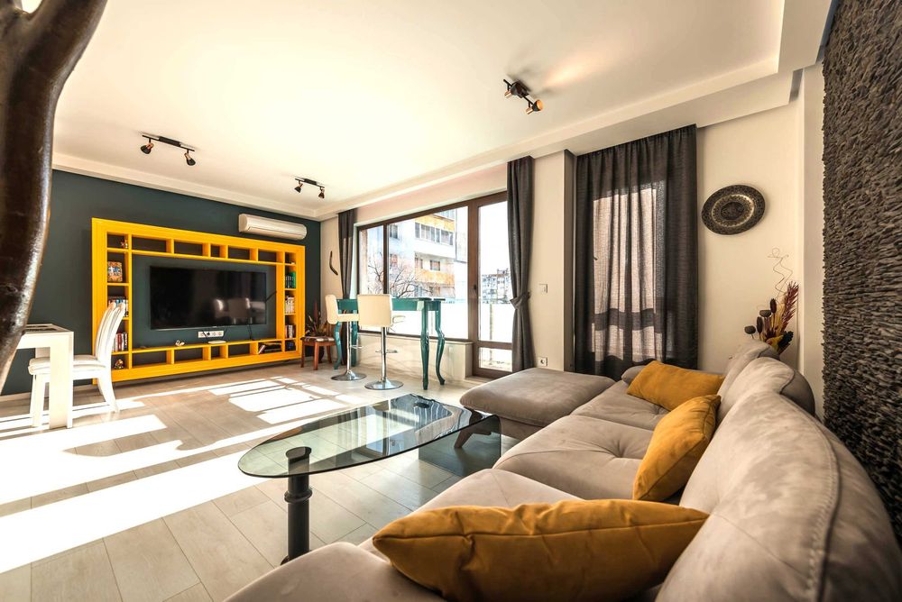 Продава се Тристаен апартамент в Варна, Левски - 135 кв.м за 1473 €/кв.м - Снимка #2