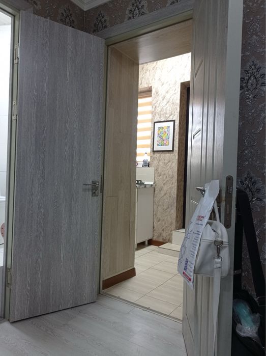 Продаётся 1-комн.   1 этаж.    24 м2.    С ремонтом.    Галерейный дом