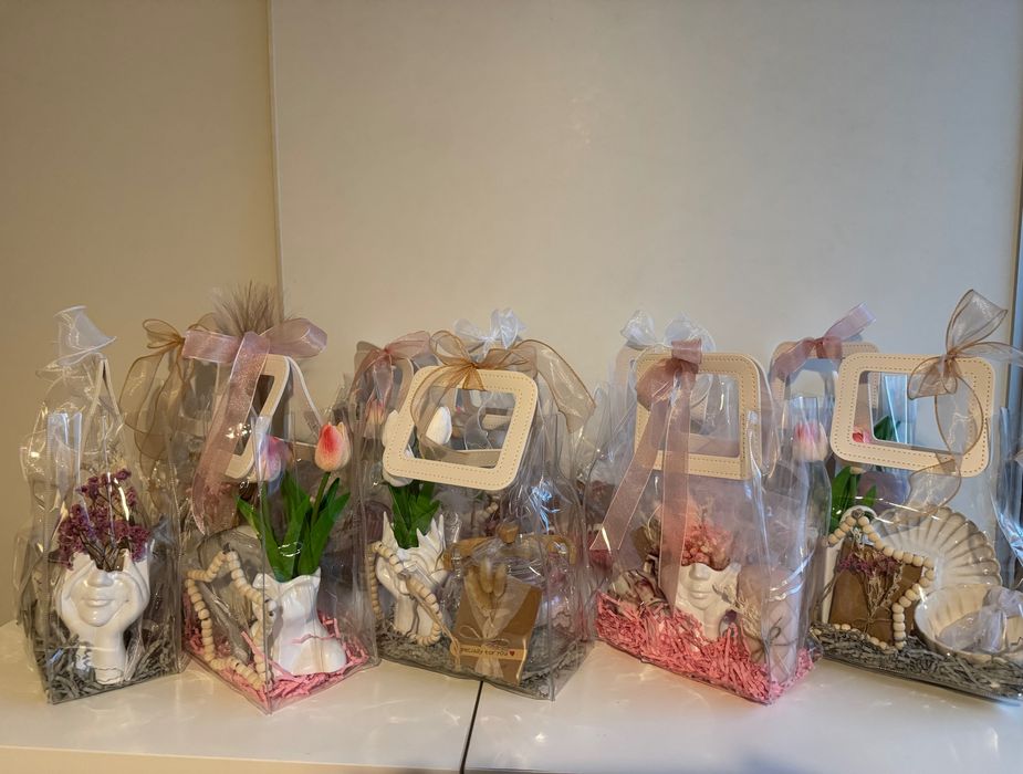 Подарък за 8- ми март- красива чантичка!