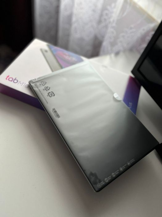 Tableta lenovo M10 FHD plus