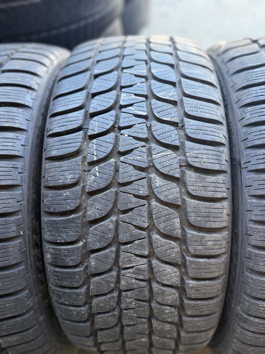 4x 245 40 19 Bridgestone Blizzak LM25 Runflat