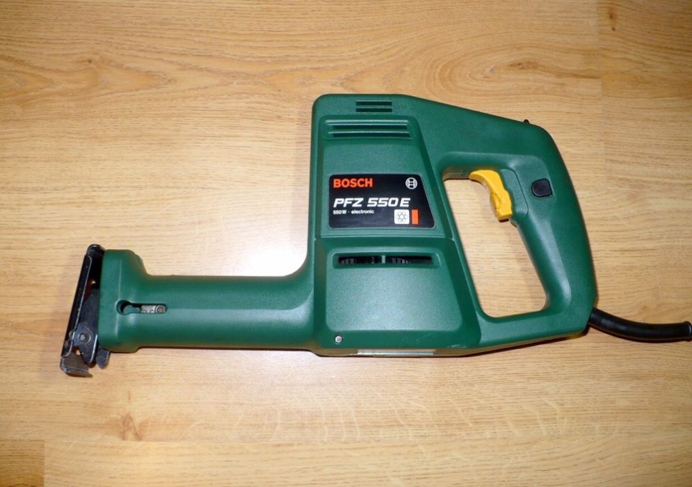 Пила сабельная Bosch, без полотна, в хорошем состоянии