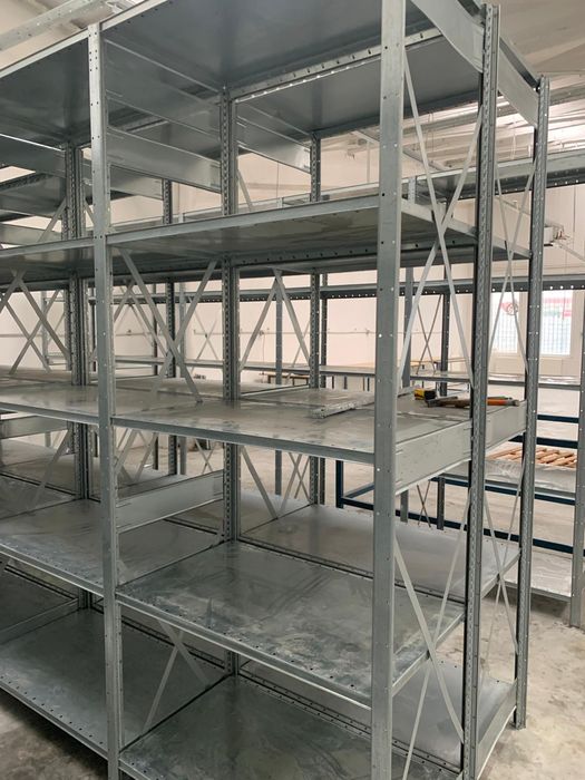Rafturi metalice pentru depozitare manuala și arhiva