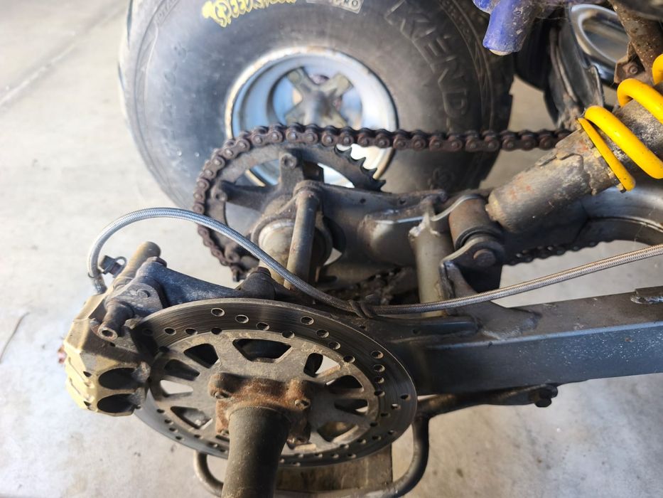 Vând atv barossa