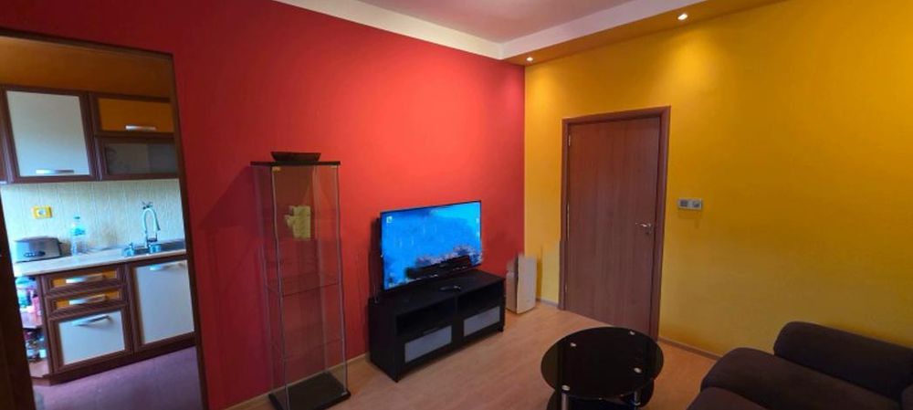 Дава се под наем Двустаен апартамент в София, Център - 70 кв.м за 599 € - Снимка #2