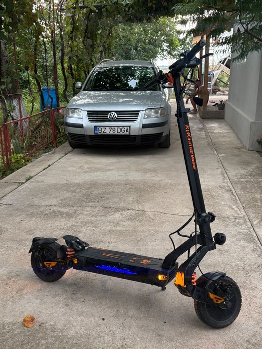 Vând trotinetă electrică kukirin G2 master nu fac deplasări.