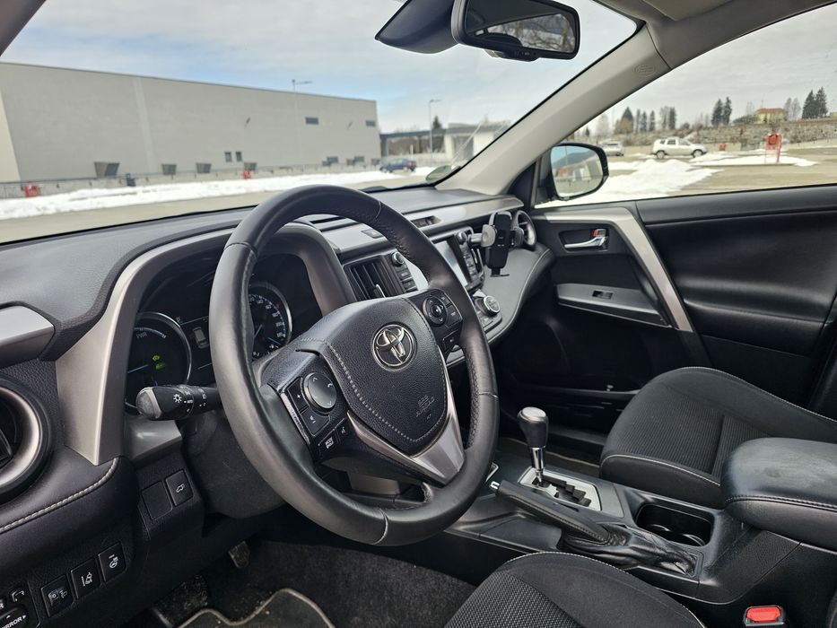 Toyota RAV4 Hybrid 2016 (Prima înmatriculare 2018)