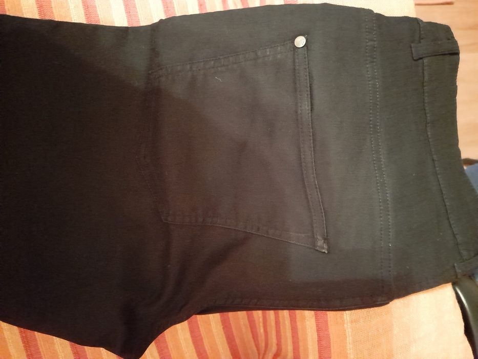 Vând Blugi Negri Bărbătești