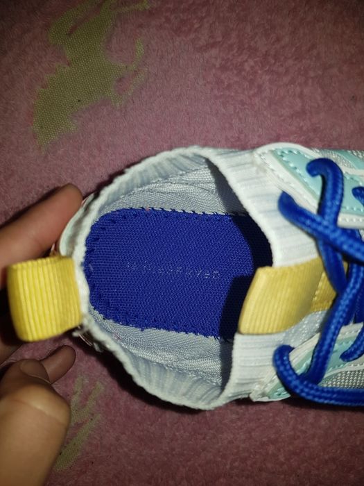 Adidasi fete Reserved