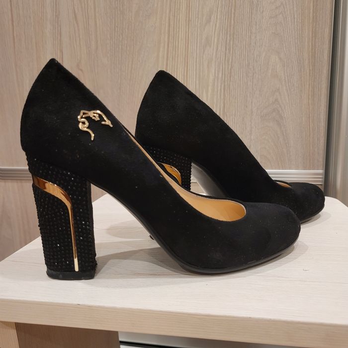 Продам  женскую обувь