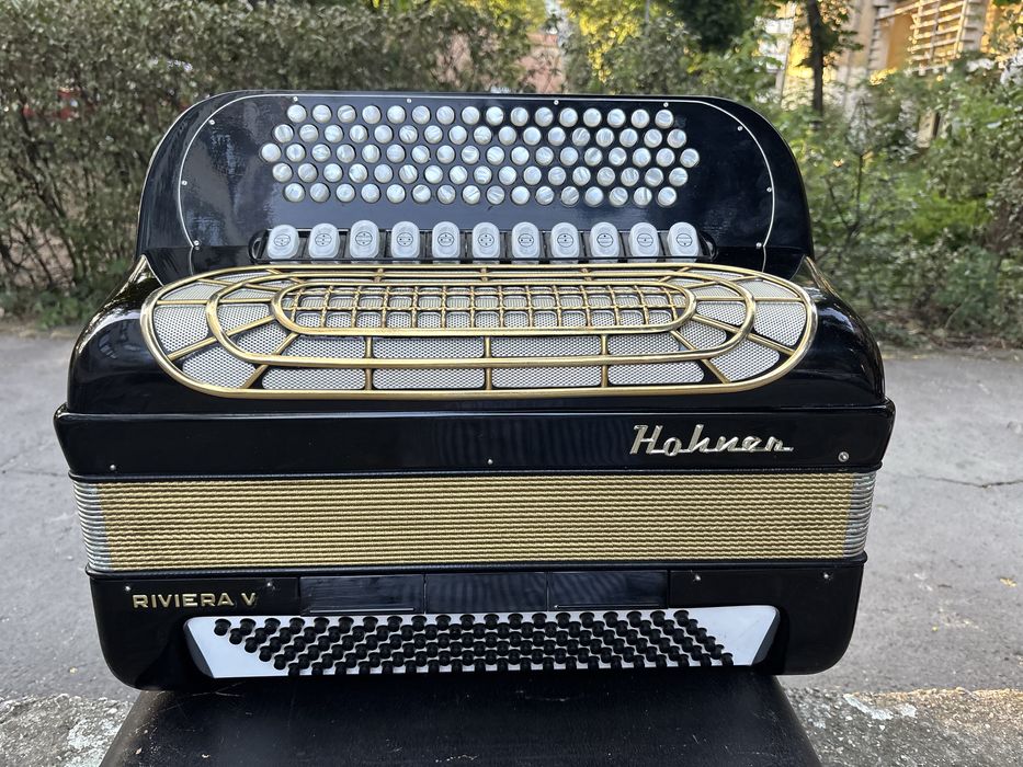 Acordeon acordion Hohner Riviera 5 cu 120 de basi