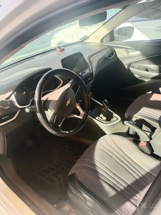 Автомобиль Оникс