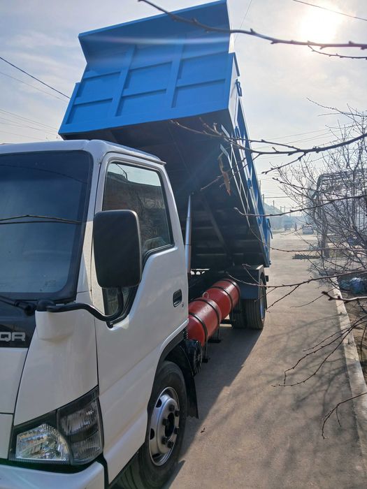 Isuzi sotiladi 2011 yili zavodskoy avtobusmas