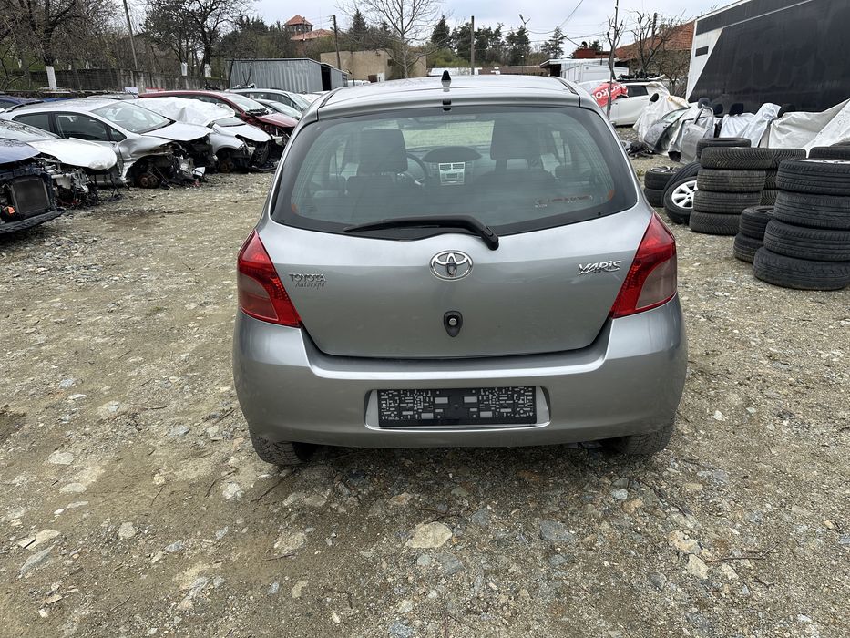 Тойота Ярис Toyota Yaris 1.3 vvti 87 кс На части!