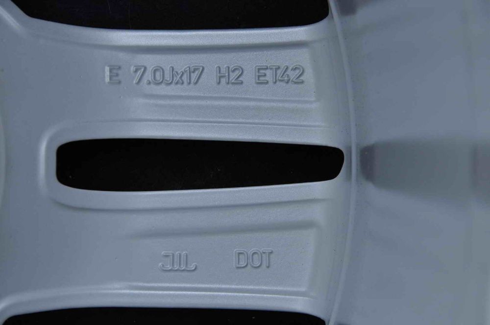 Jante 17 inch Originale Audi A4 8W B9 R17