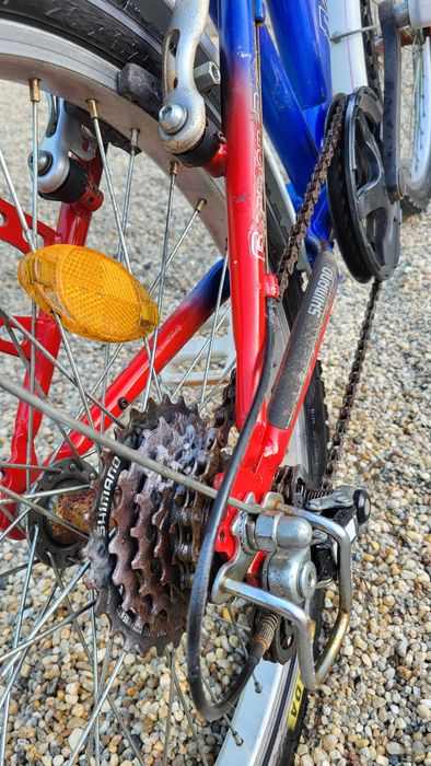 Vand doua biciclete pentru copii, de 20” si 24”.