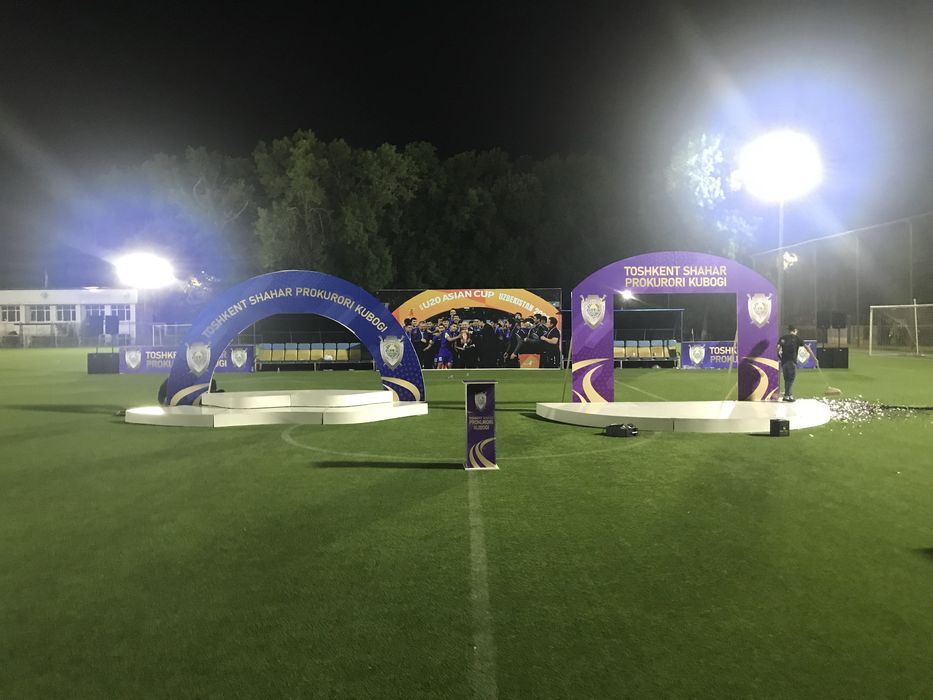 Baner arakal neon tablichka narujnaya reklama  nakleyka moshinala uchu