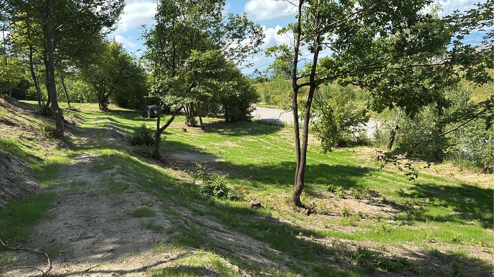 Vind teren ,la pretul cel mai bun oferit  front 30-40m-Evadeaza in Faget  la soare si in mijlocul naturii cu o frumoasa panorama