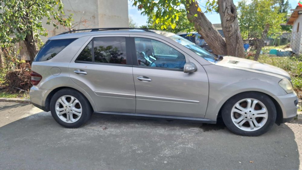 Продавам Джип Mercedes ML 320
