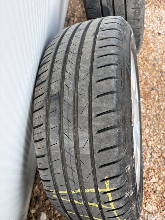 Джанти VW с летни гуми в добро състояние