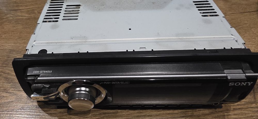 CD Sony cdx-gt640ui