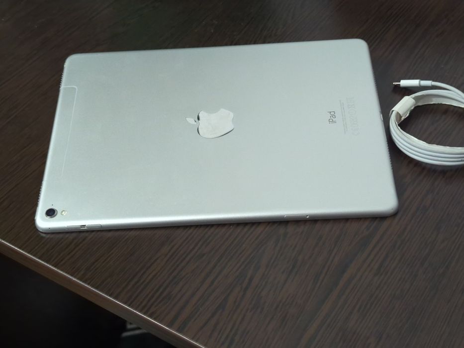 iPad Pro 9,7 WiFi + Cellular