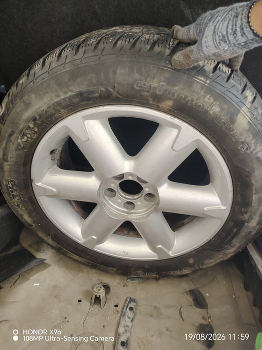 Состоянии хорошо 235/60/R18