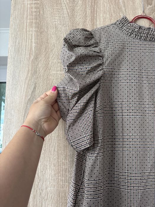 Rochie cu guler Zara