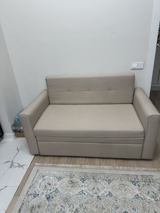 Продам компактный раскладывающийся диван