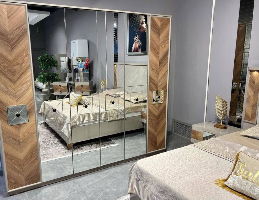 Продаю спальный гарнитур