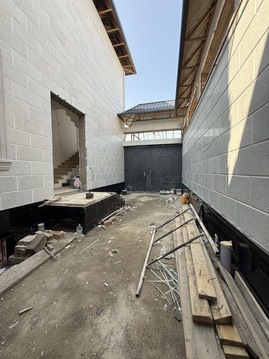 Срочно продаётся 1,3-сотик 5-х комн квартира в Сергели Ханабад