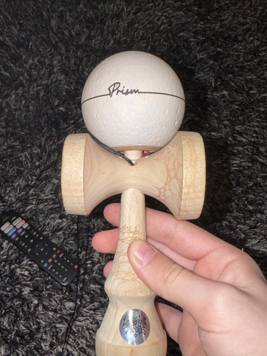 Kendama cu ken locked studios limited edition si tama da originz alba