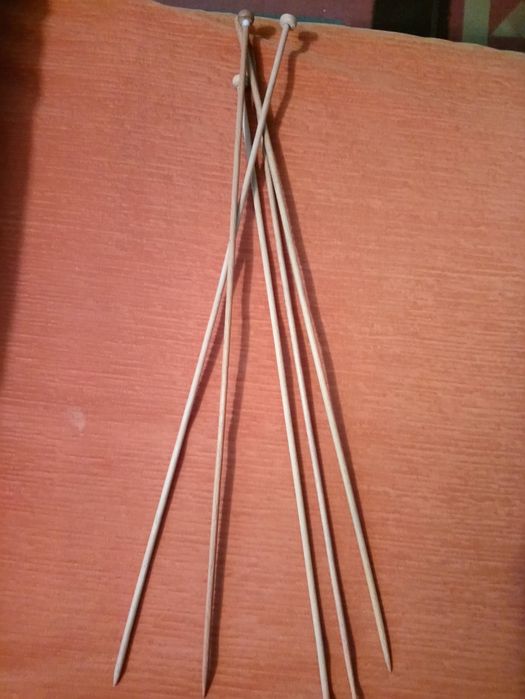 Тъкани черги,килими, черджета и торбички.