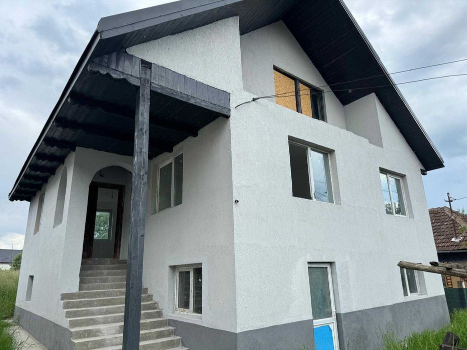 Casă D+P+M de vânzare în Vadu Izei, Maramureș – 264 mp construiți, 98.000 € negociabil