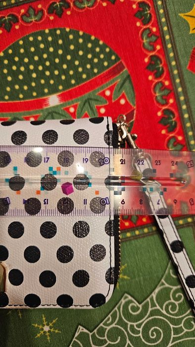 Дамски кожен портфейл Guess