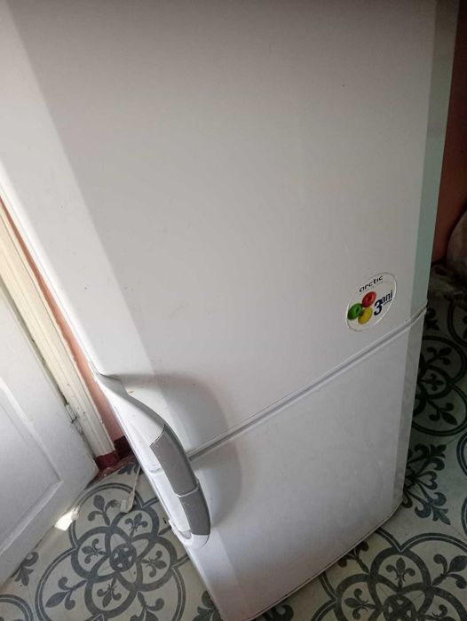 vand frigider si congelator artic