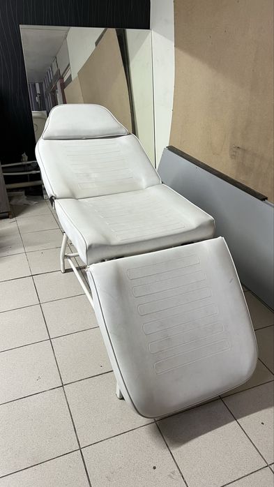 Кушетка кожанаяя