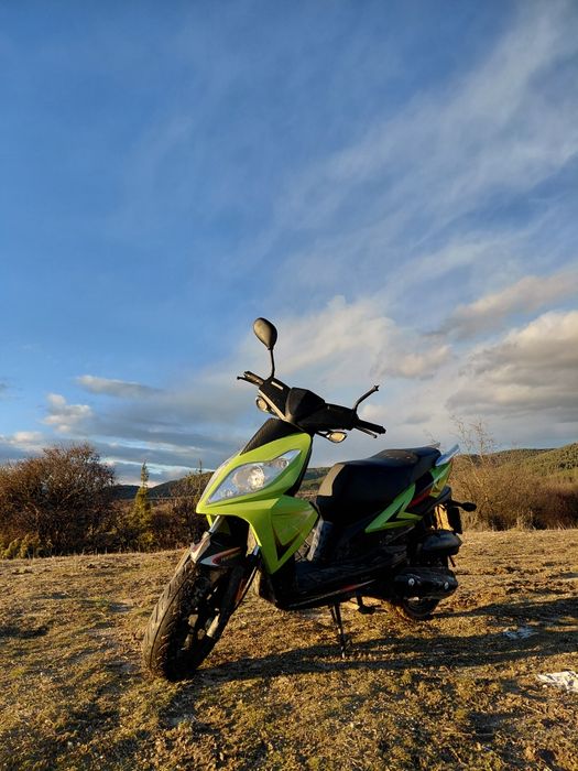 Продава се Скутер 125 4t