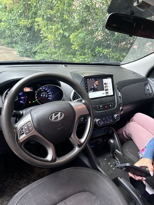 Hyundai tucson 2011 года