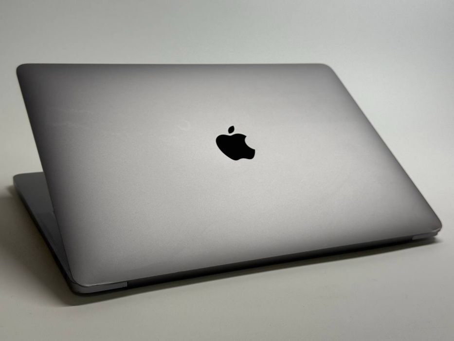 Macbook Pro 2018 1oy kafolati bilan