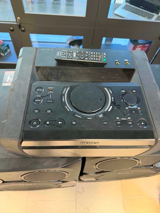 Продавам Аудио система Sony Shake x70