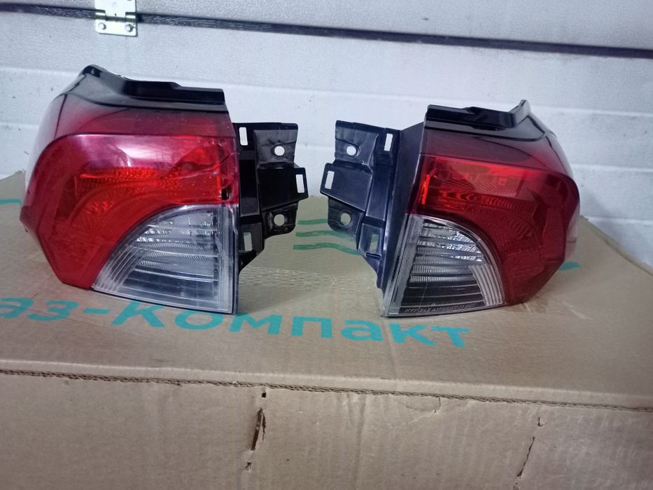 Продам задние фонари
