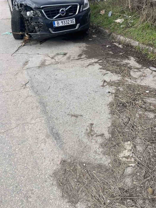 Продавам Volvo Xc60 D4 AWD 2012 година  за части цена по договаряне