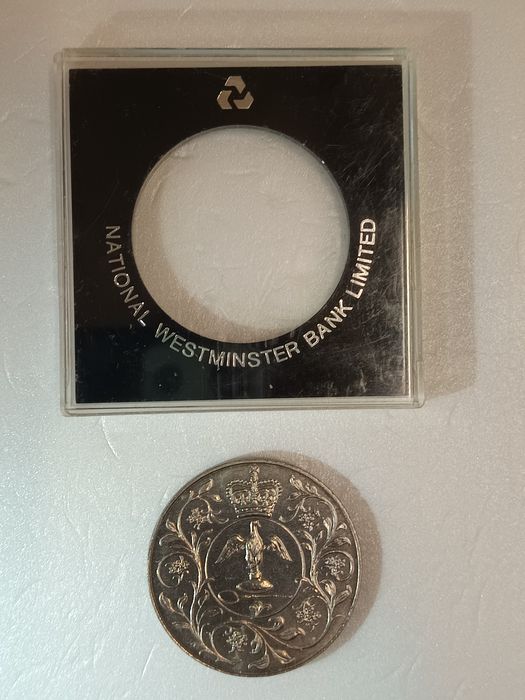 Продавам уникална Английска монета Елизабет 2