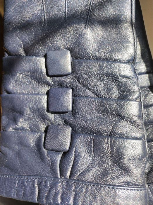 Кожаные перчатки