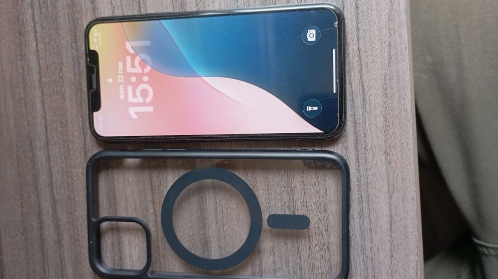 Iphone 11 pro. Stare foarte buna baterie 100%