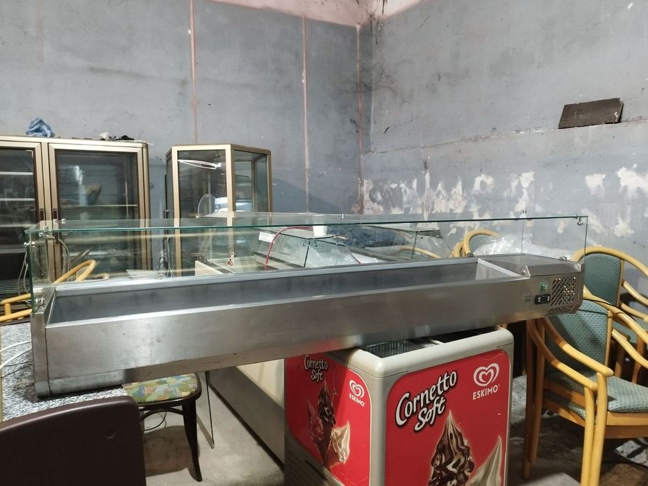 Салатен бар / Салатбар /Пицарска витрина