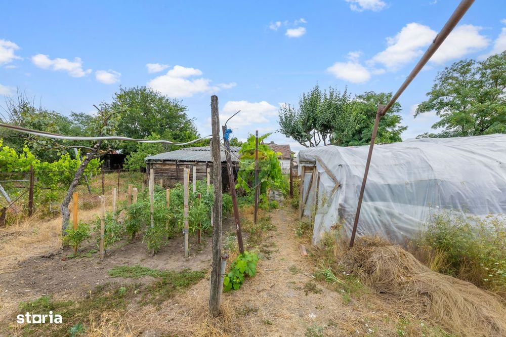 Casă de vânzare în zona Gai cu teren de 1.480 mp